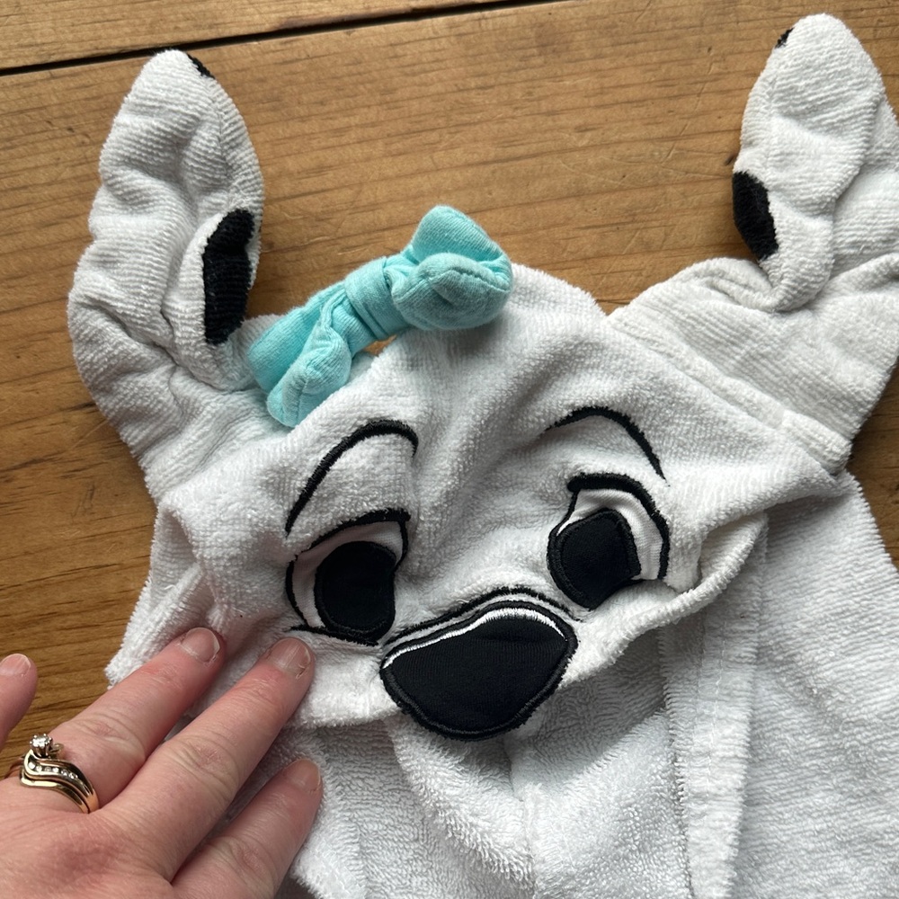 Spotted Animal Hooded Kids Bib - Picture 4 of 4